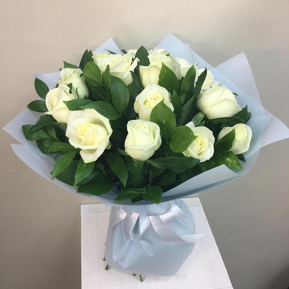 Букет 15 Белых роз Проуд в Котляревской