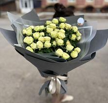 Букет Белые кустовые розы Солинеро в Котляревской