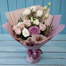 Букет цветов из:  Розы и Лизиантусы в Котляревской