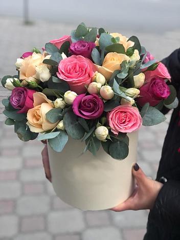 Цветочная композиция из Розы в шляпной коробке в Котляревской