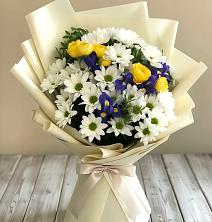 Букет цветов из:  Ирисы, Хризантемы и Розы в Котляревской
