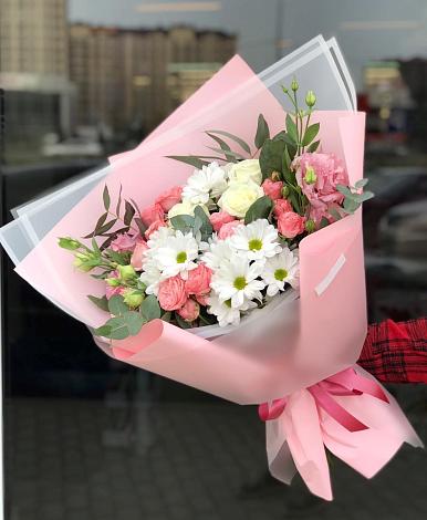 Букет цветов из: Розы, Лизиантусы и Хризантемы в Котляревской
